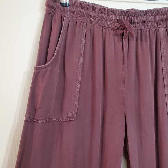 American Eagle AEO Maroon Red Purple Relaxed Fit Distressed Joggers Pants Large - Picture 5 of 9